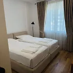 Moho Residences Downtown 地拉那