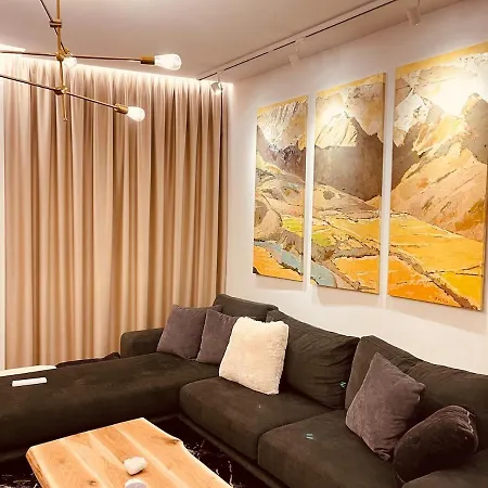 Moho Residences Downtown * 地拉那